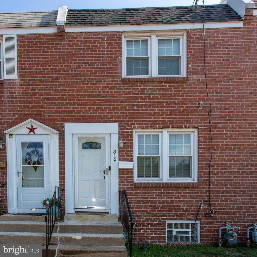 319 Warren Street - Photo 1