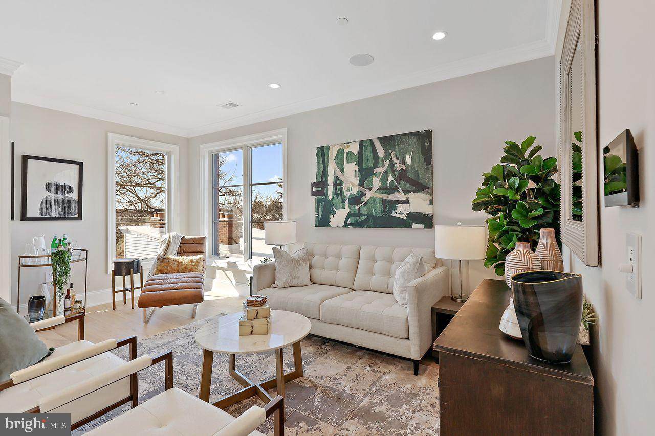 710 E Street - Photo 1