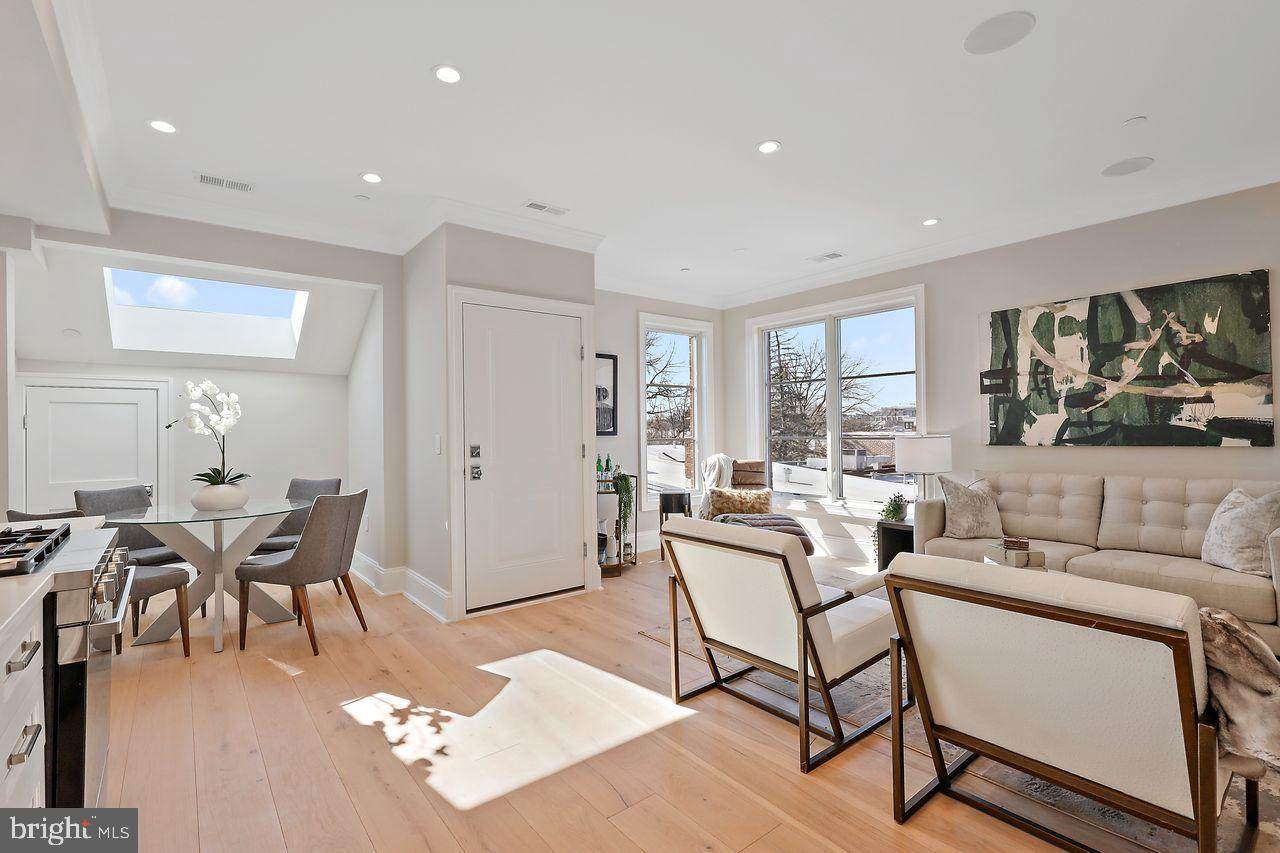 710 E Street - Photo 1