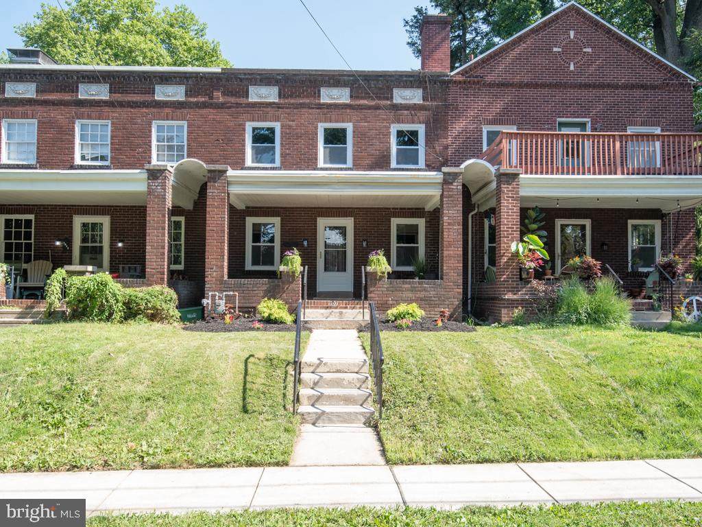 1073 Columbia Avenue - Photo 1
