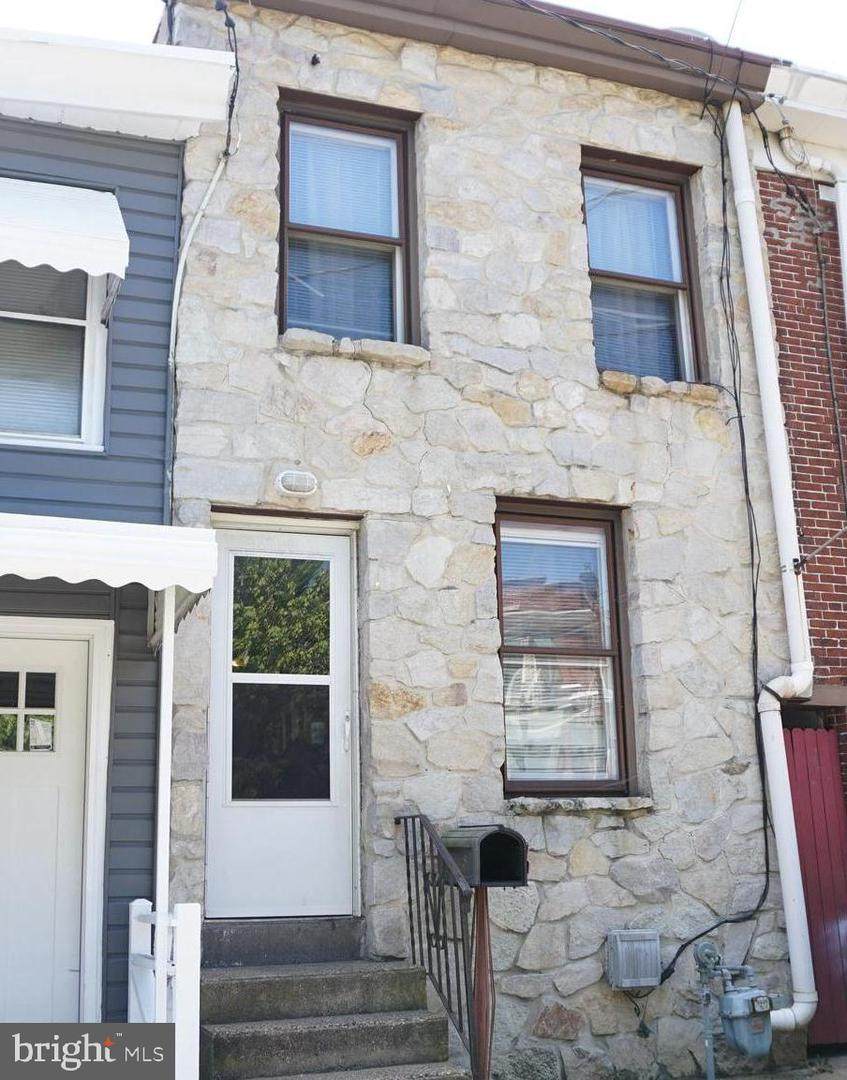 912 Maryland Avenue - Photo 1