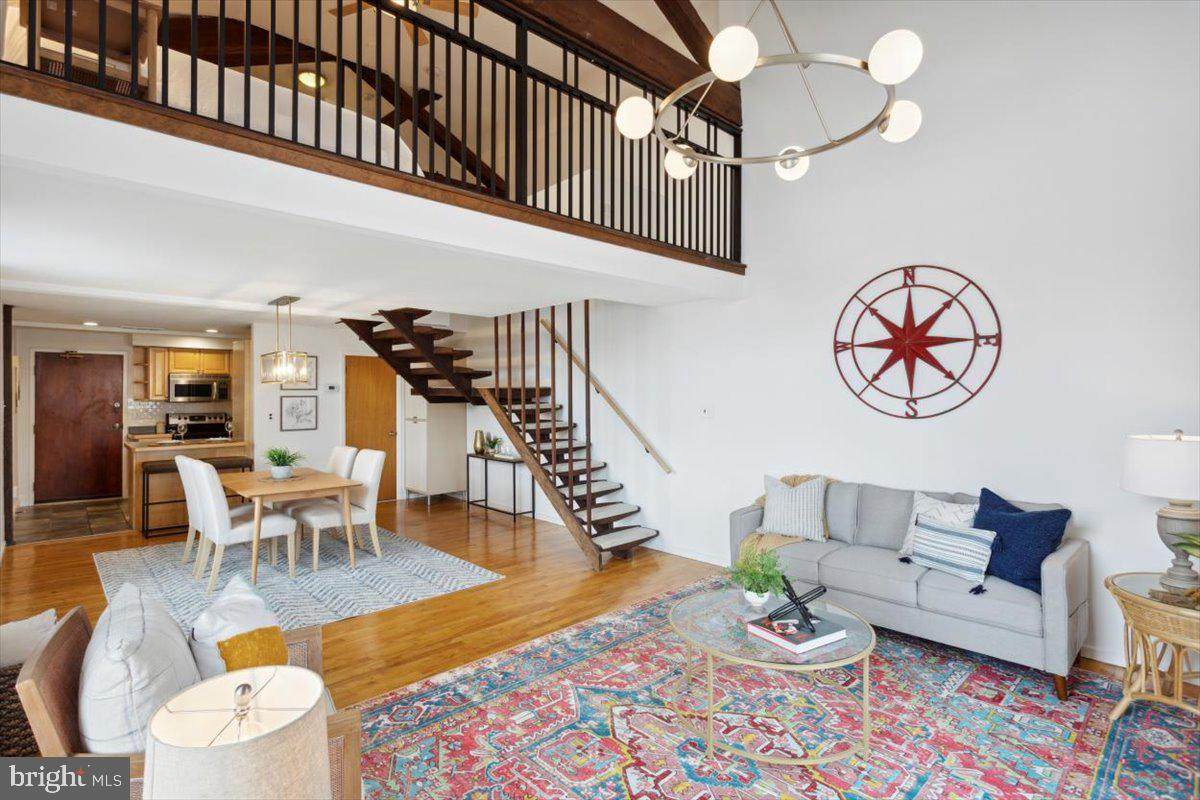 915 Bainbridge Street - Photo 1
