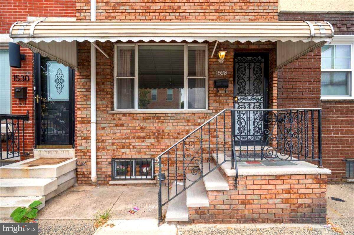1528 8TH Street - Photo 1