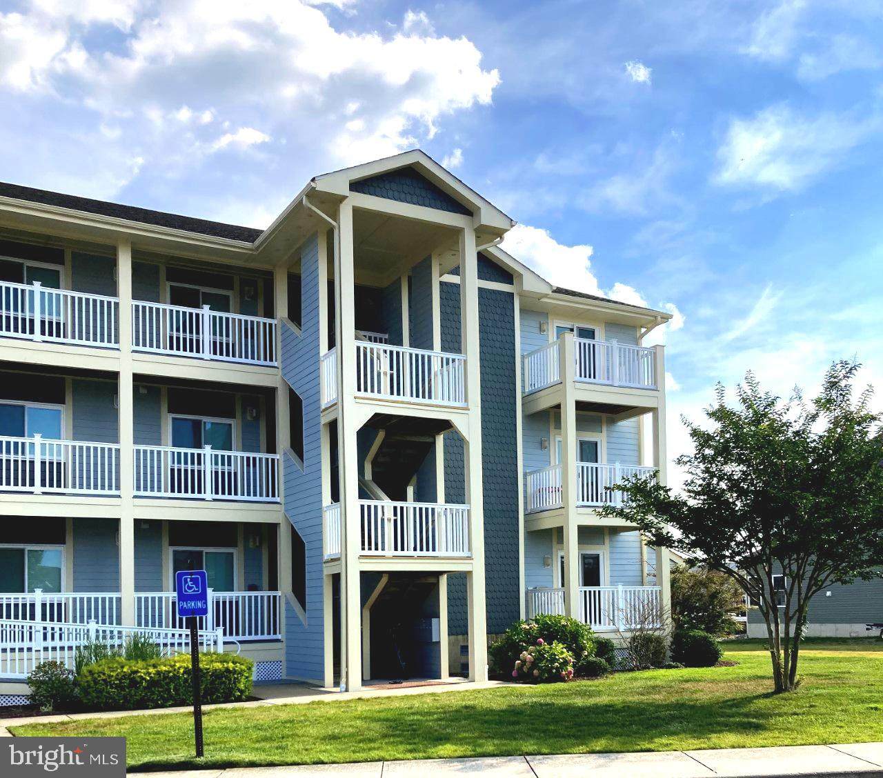 203 Heron Drive - Photo 1