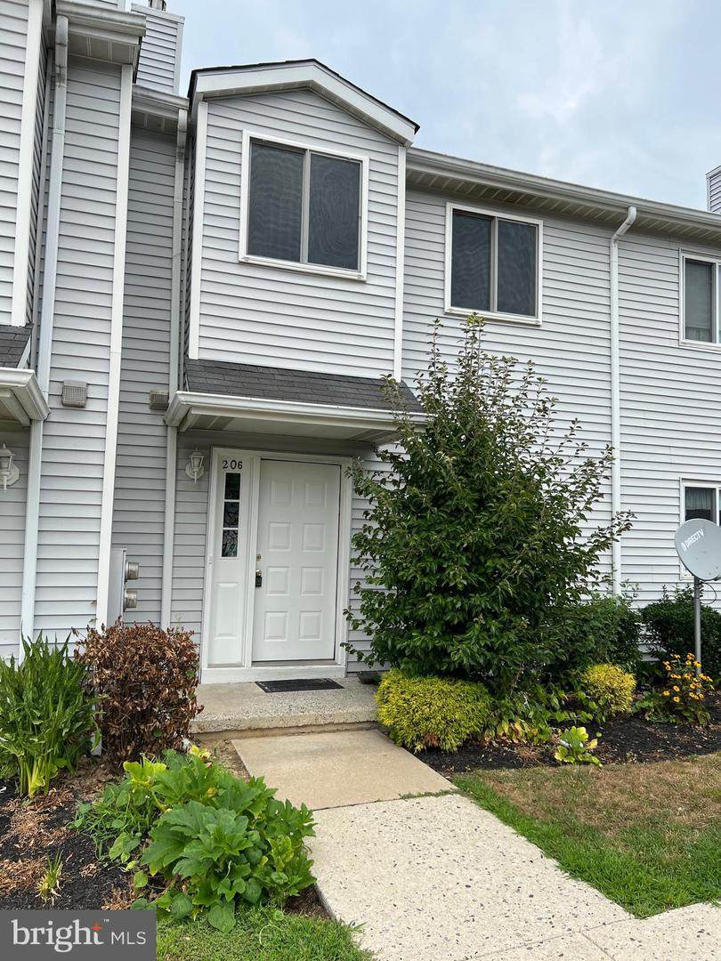 206 Yorktown Boulevard - Photo 1