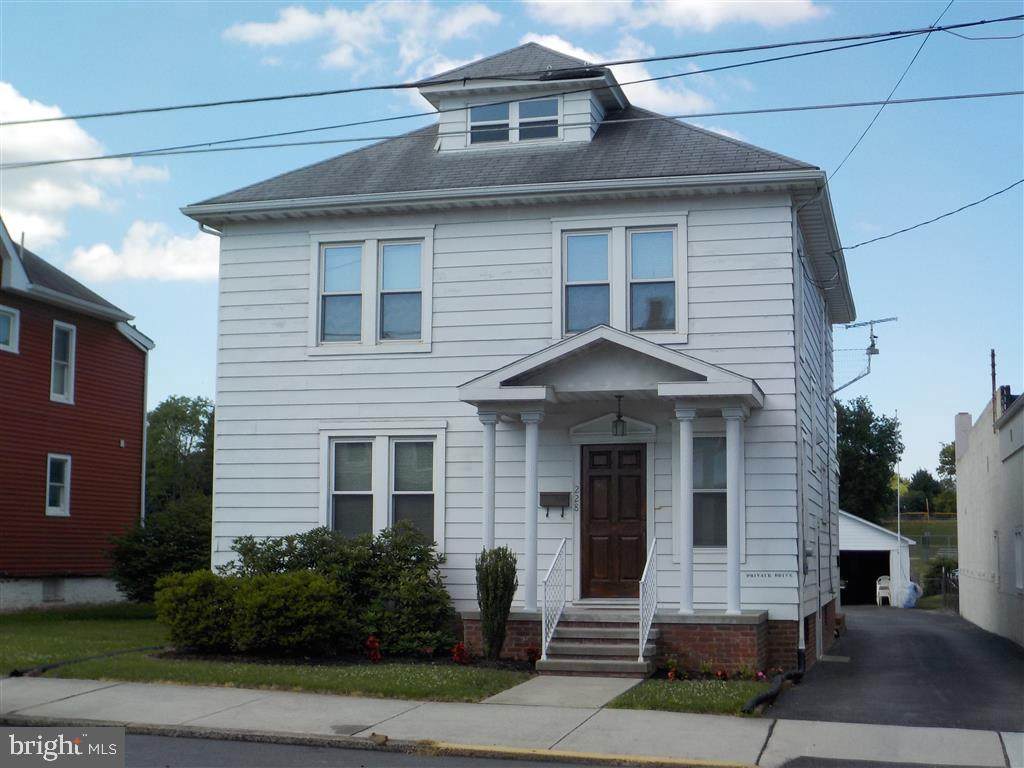 228 Queen Street - Photo 1