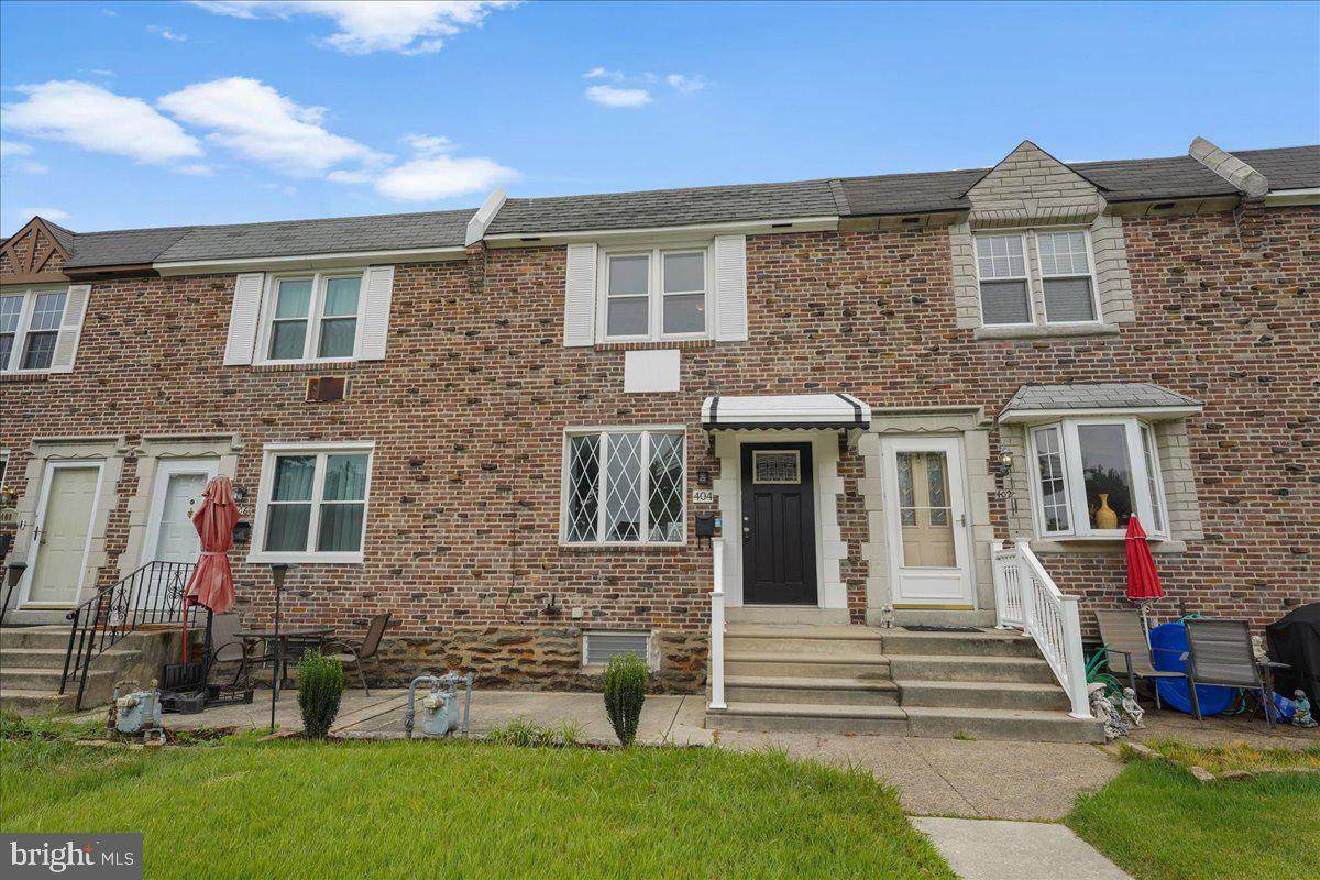 404 Westbridge Road - Photo 1
