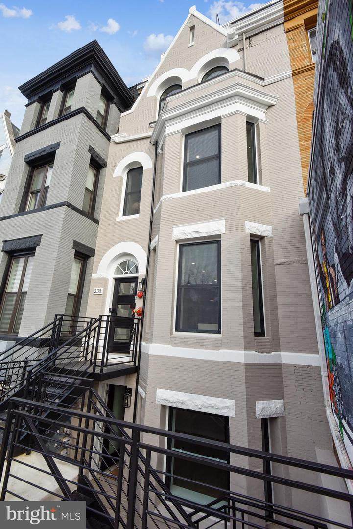 235 Florida Avenue - Photo 1
