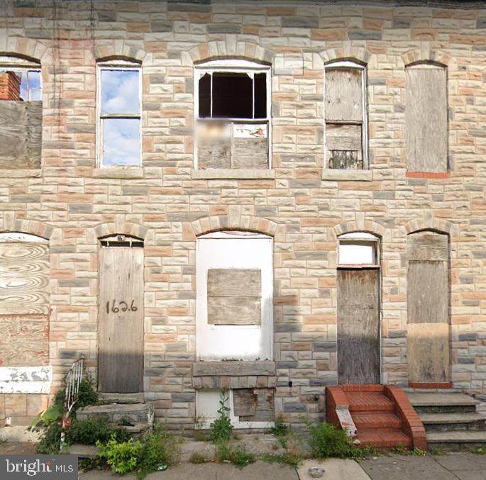 1628 Port Street - Photo 1