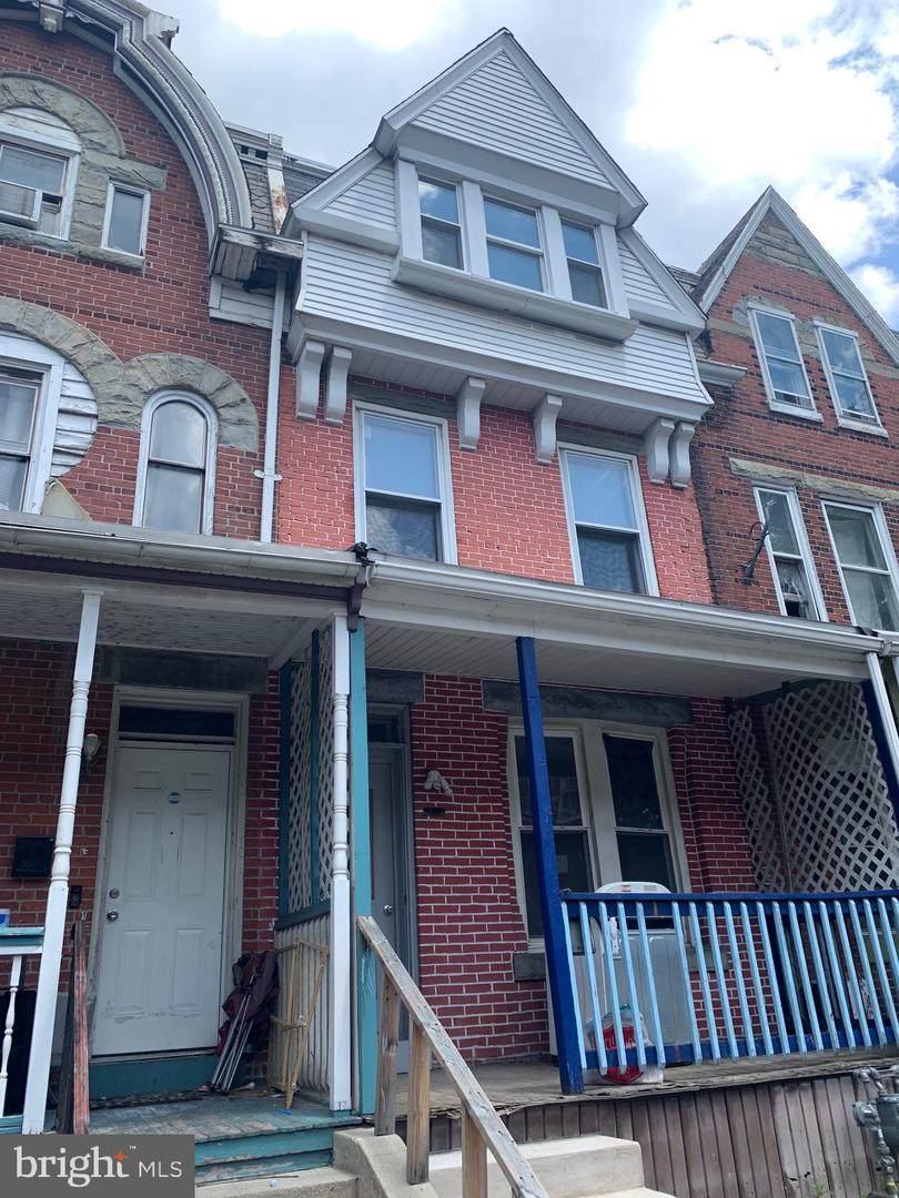 439 13TH Street - Photo 1