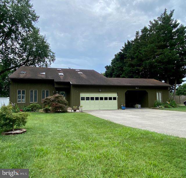 107 Sunset Drive - Photo 1