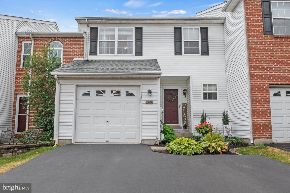 149 Hampshire Drive - Photo 1