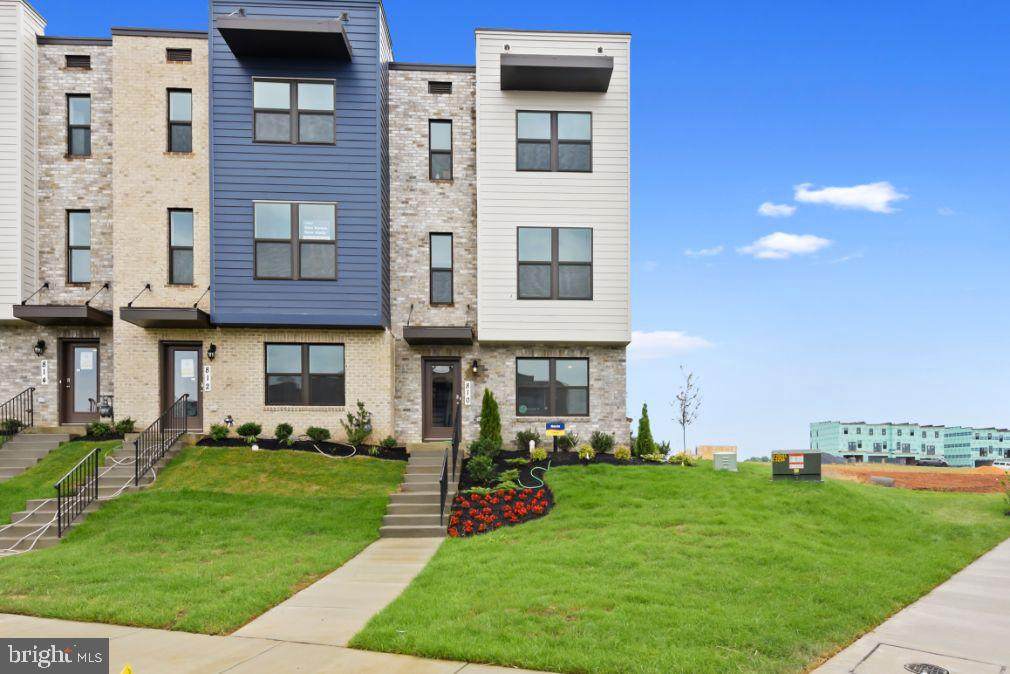592 Union Street - Photo 1