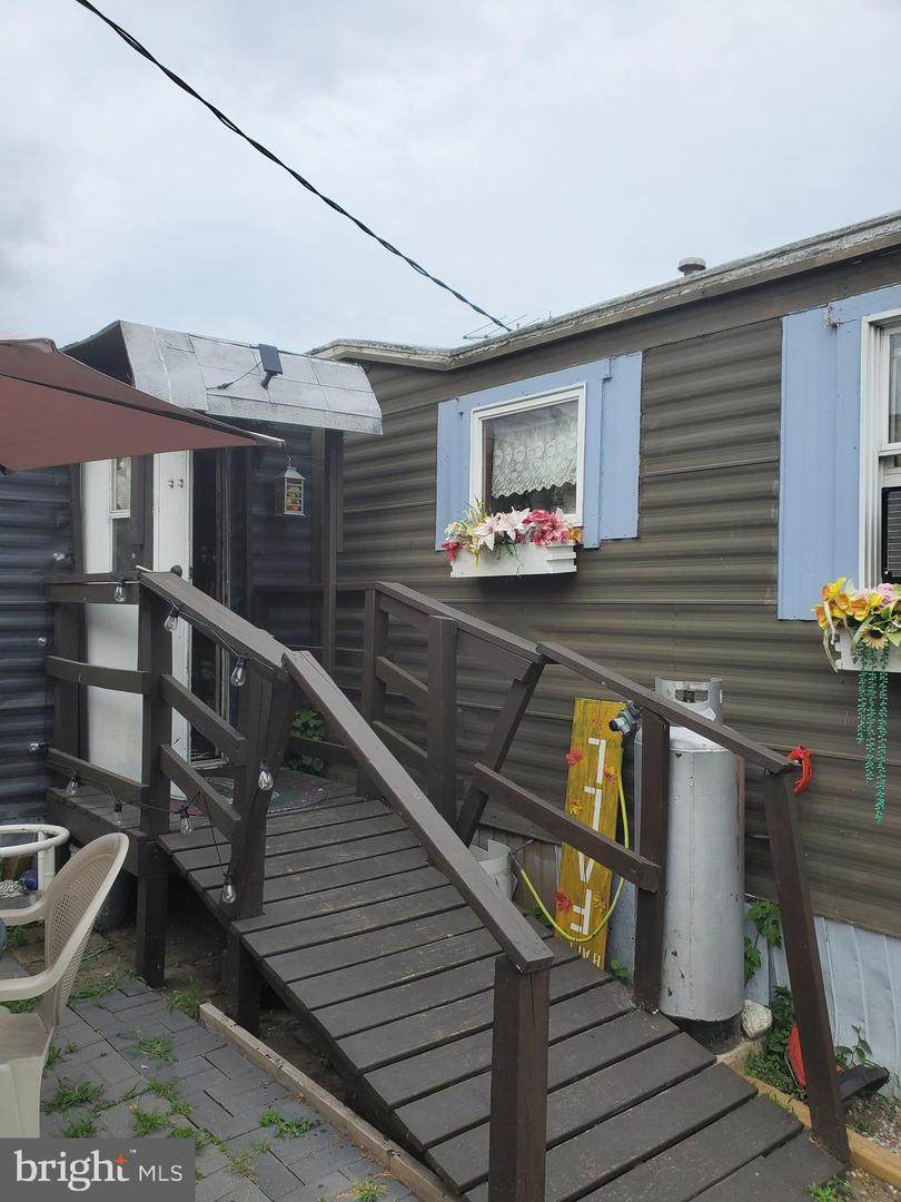 2121 Mt Ephraim Ave - Photo 1