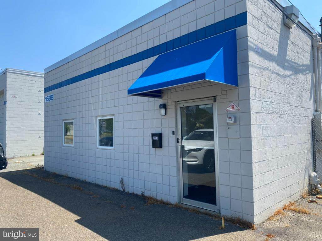 1688 5TH Street - Photo 1