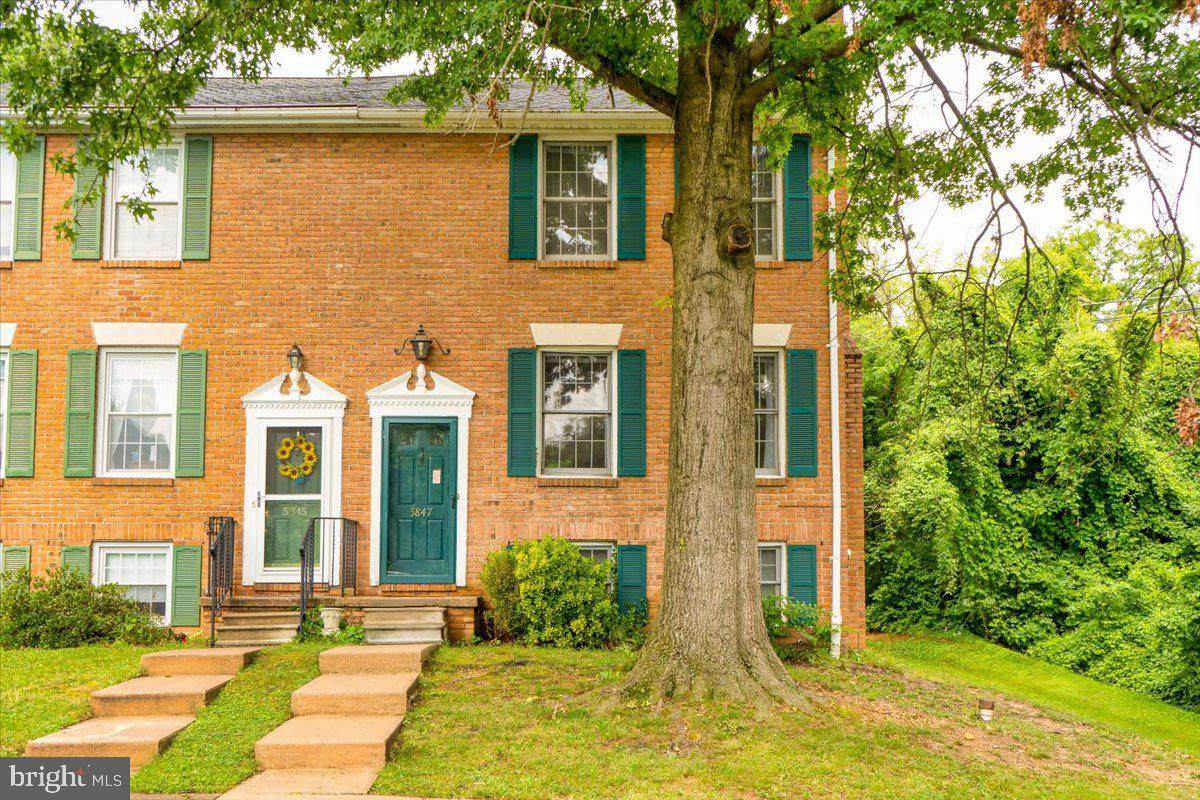 5847 Richardson Mews Square - Photo 1