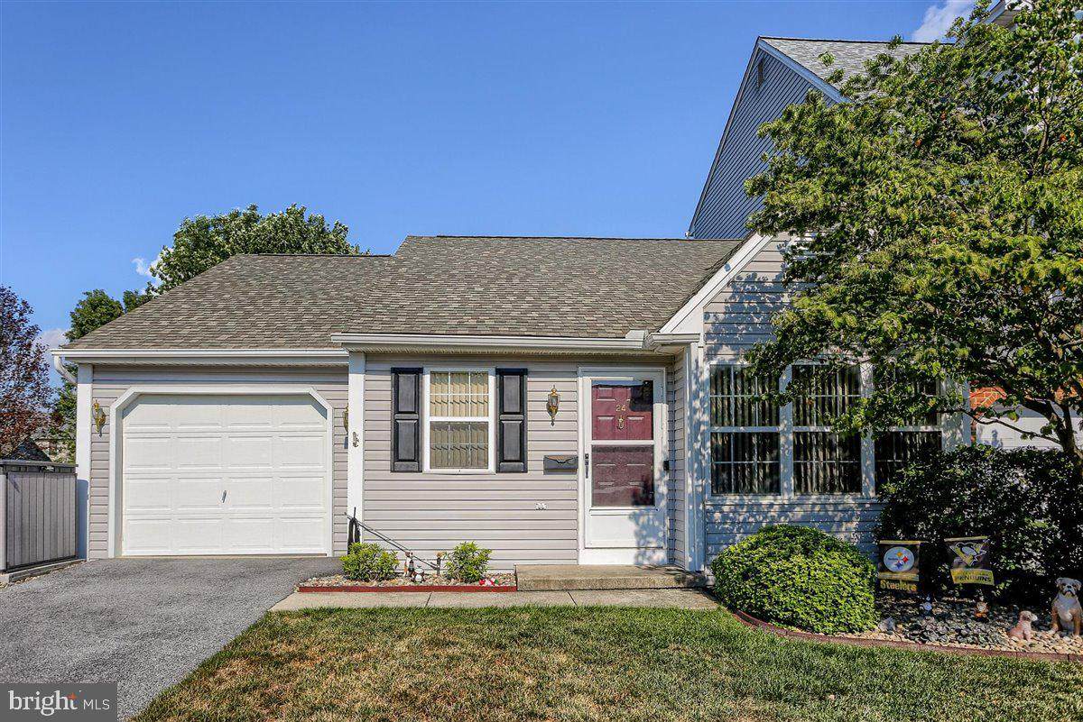 24 Warwick Circle - Photo 1