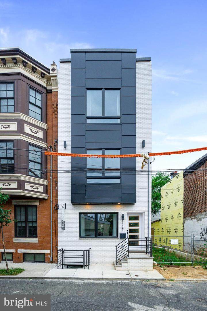 1323 Warnock Street - Photo 1