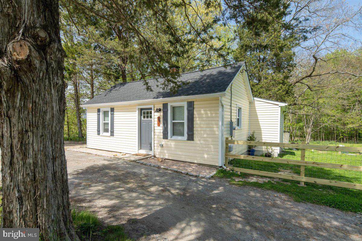 9011 Brock Road - Photo 1