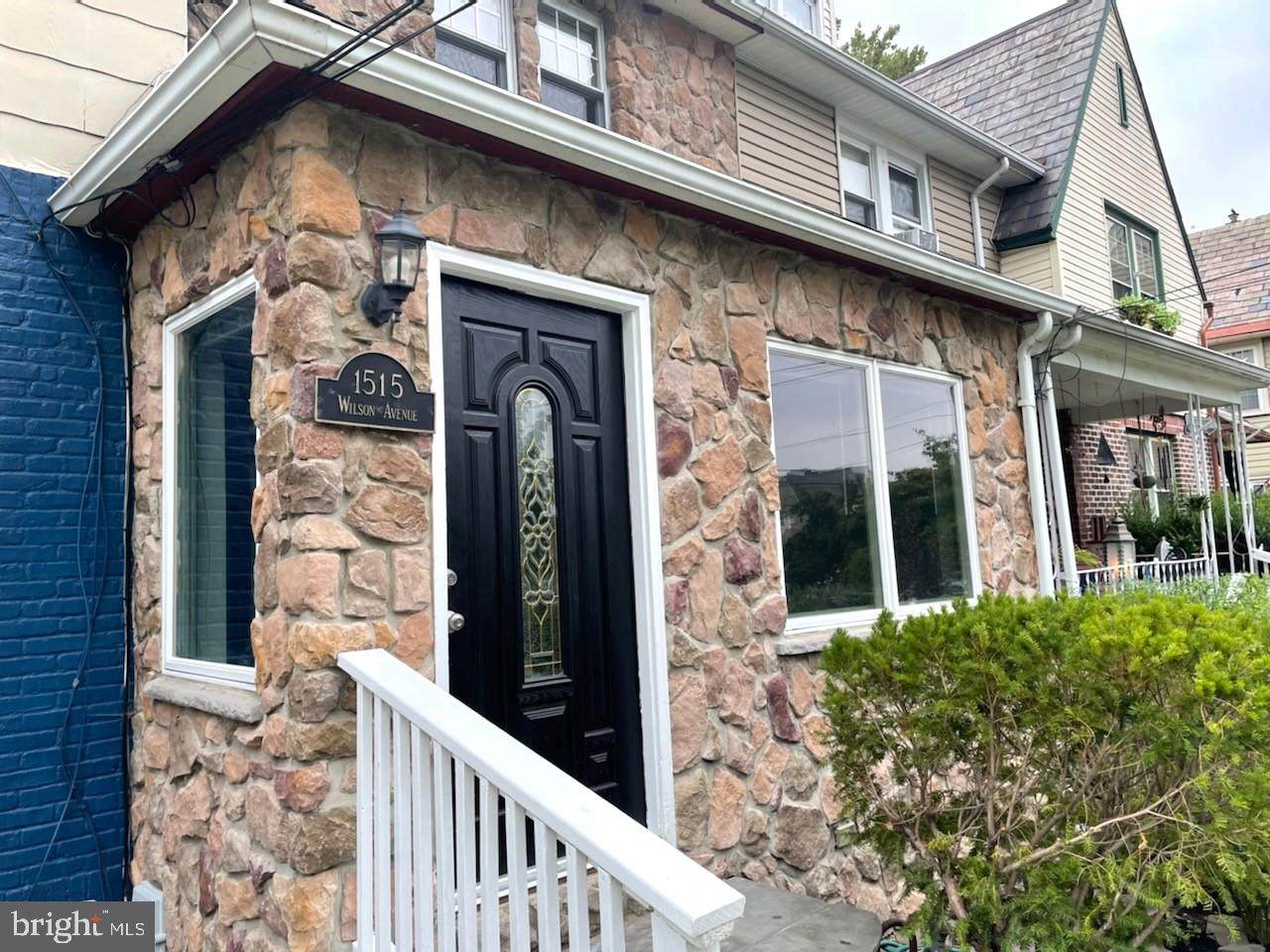 1515 Wilson Avenue - Photo 1