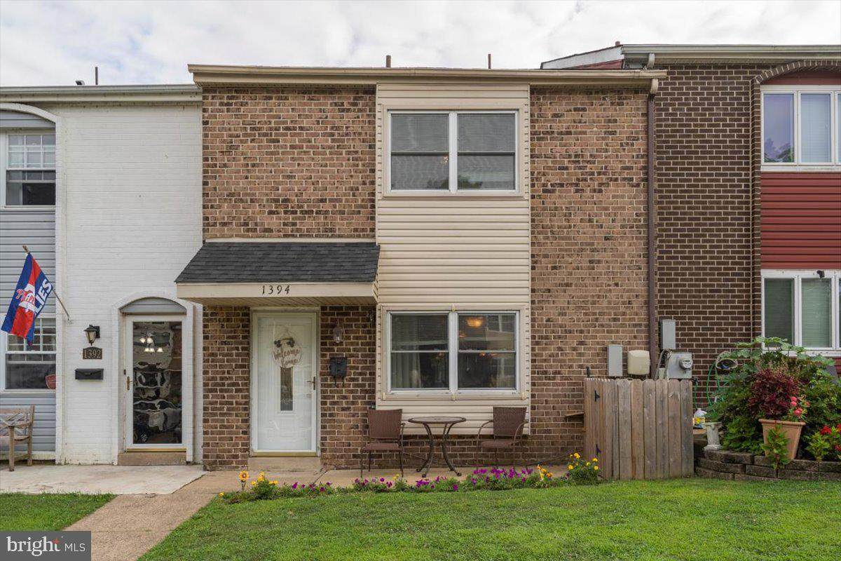 1394 Arundel Way - Photo 1