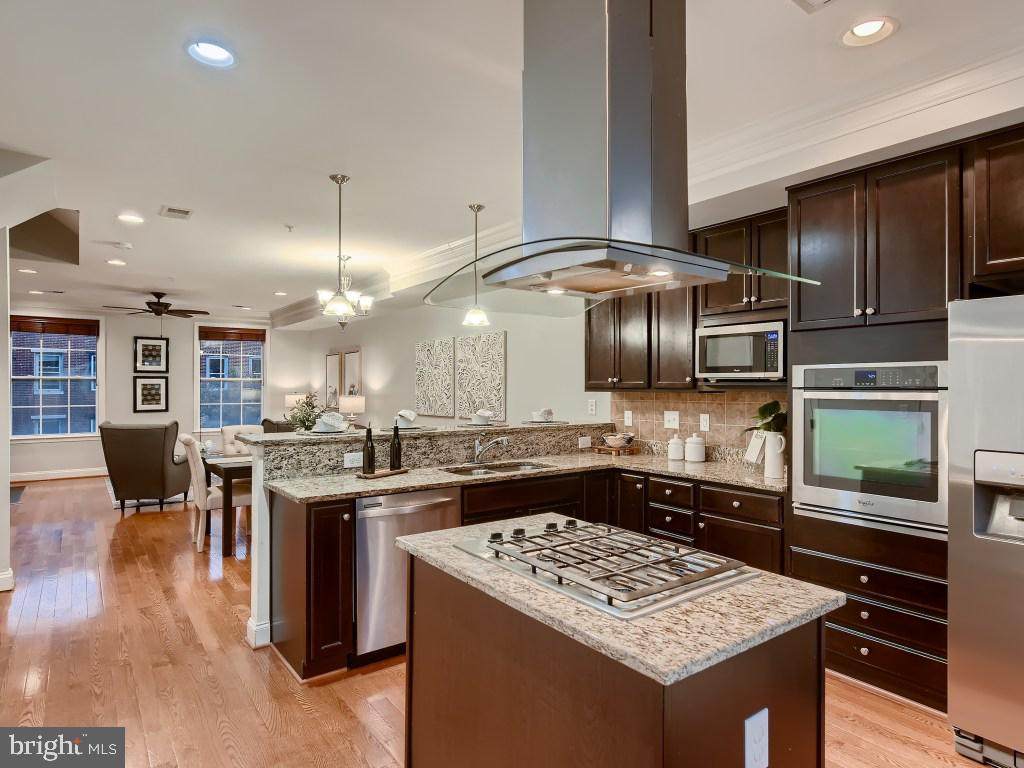 22 Fort Avenue - Photo 1