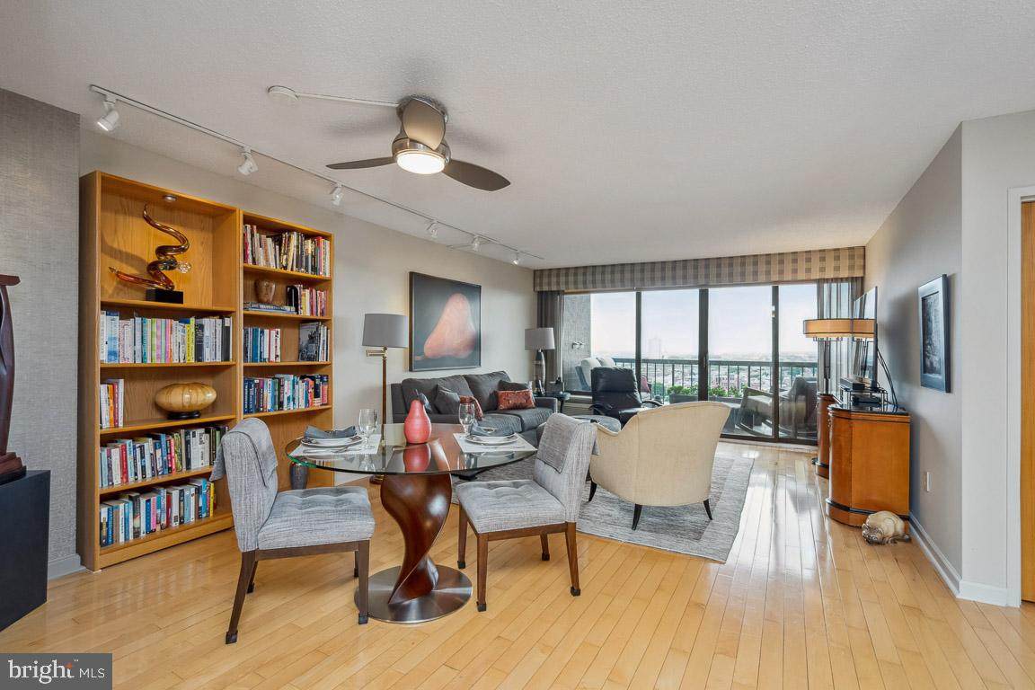 241 6TH Street - Photo 1