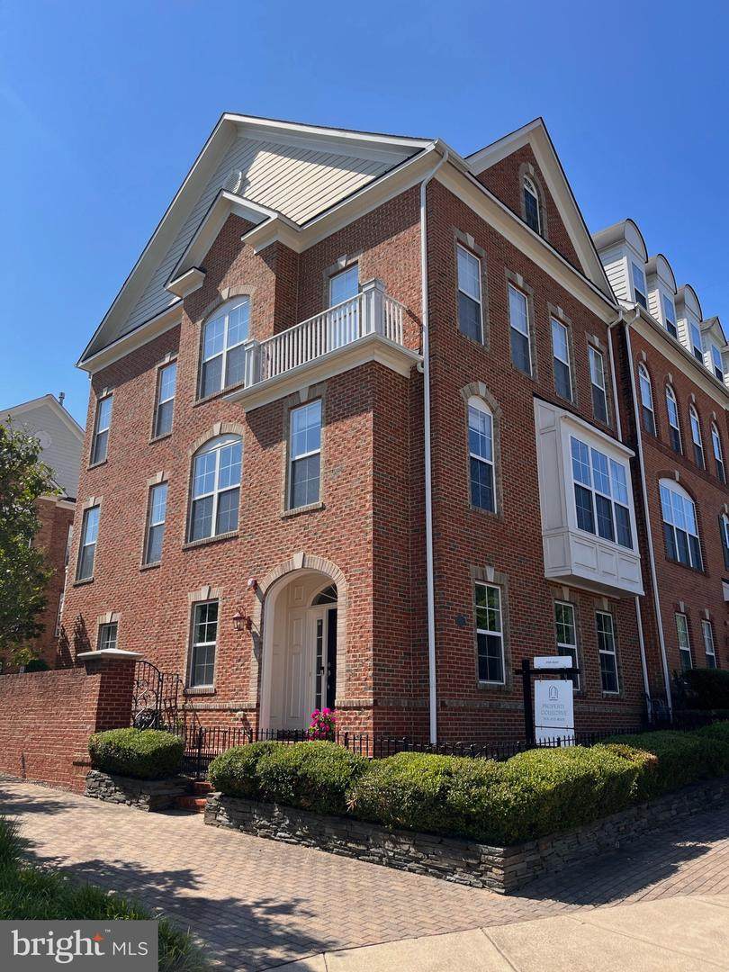 808 Grace Street - Photo 1