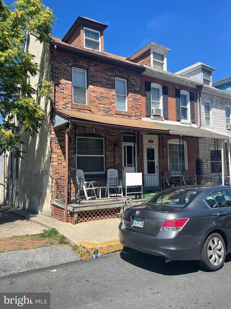 906 Locust Street - Photo 1