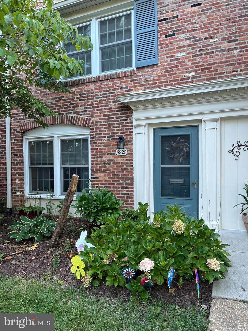 5920 Kingsford Road - Photo 1