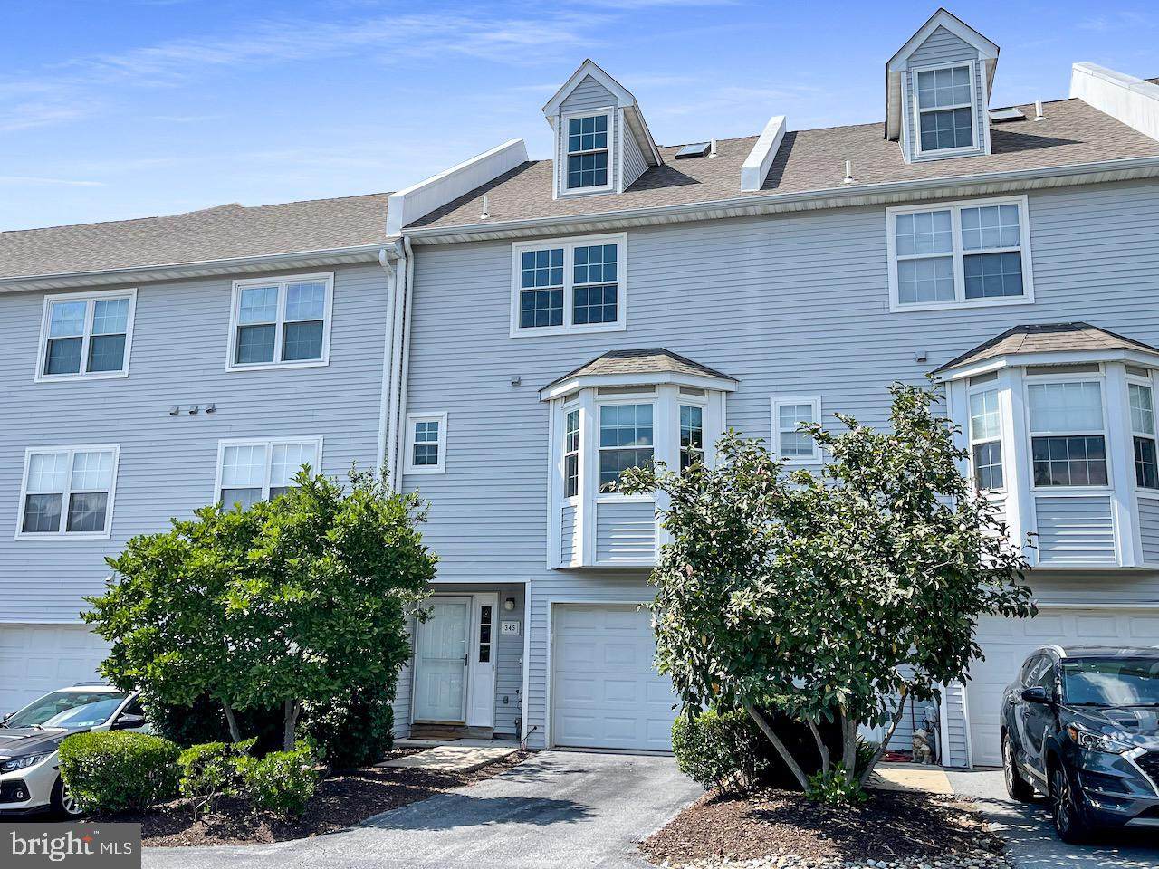 345 Huntington Court - Photo 1