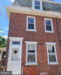 438 Lawrence Street - Photo 1