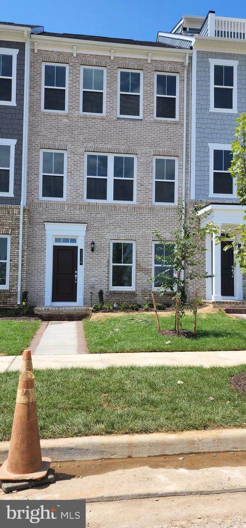 1779 Riverbluff Ave - Photo 1