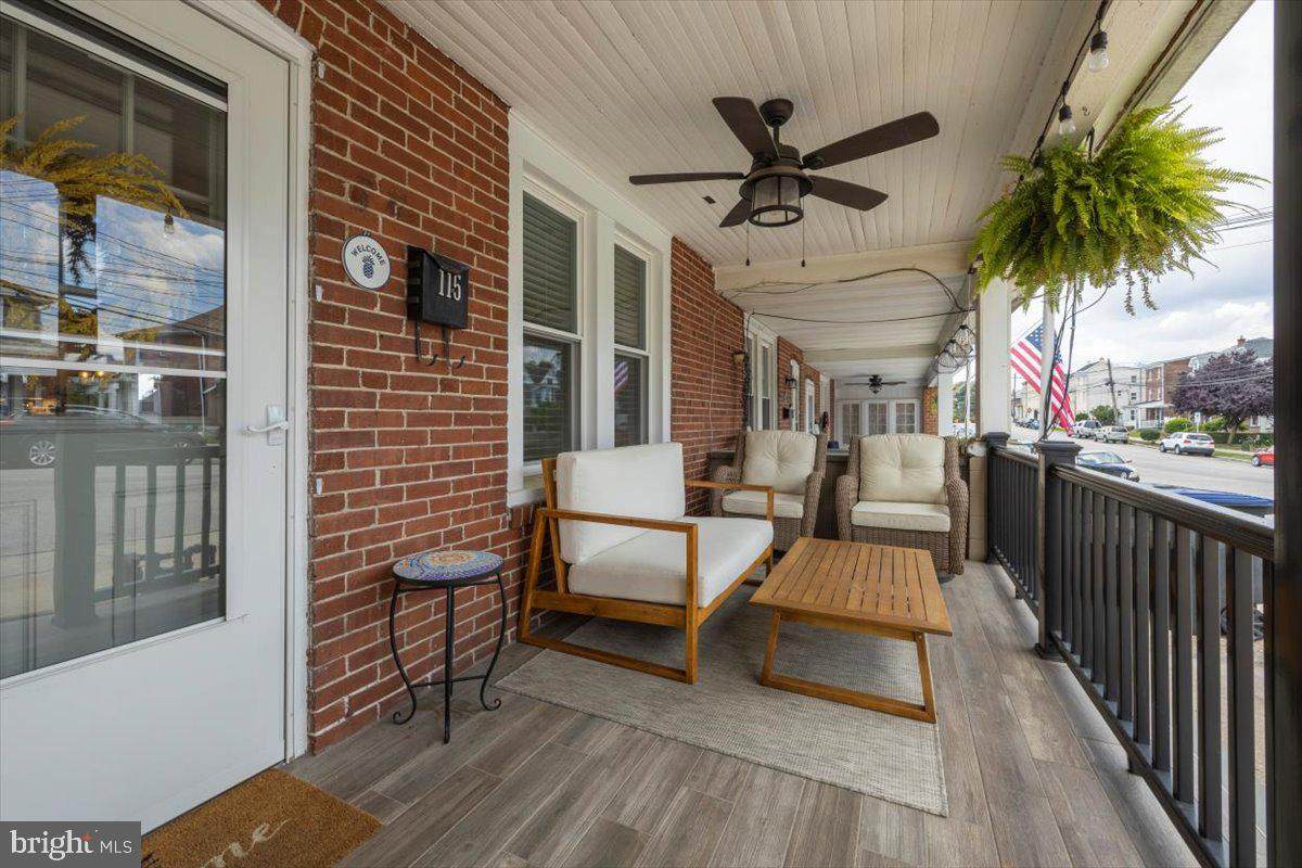 115 6TH Avenue - Photo 1