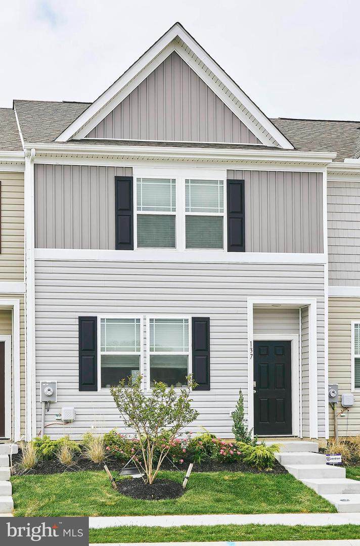 418 Ridgely Boulevard - Photo 1