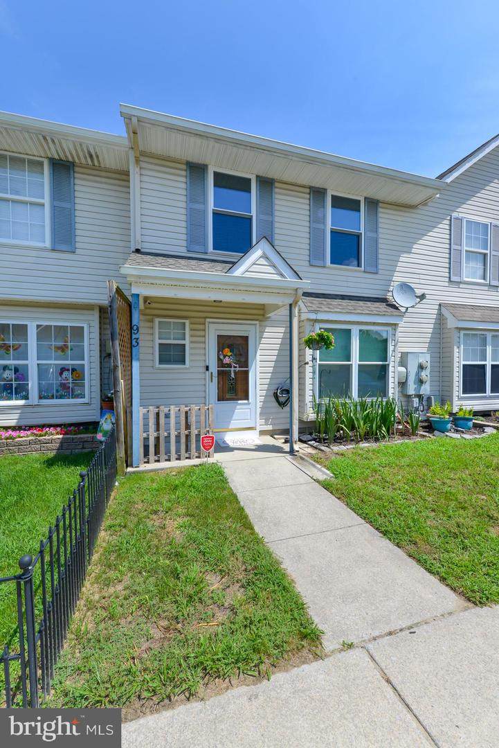 93 Grant Lane - Photo 1