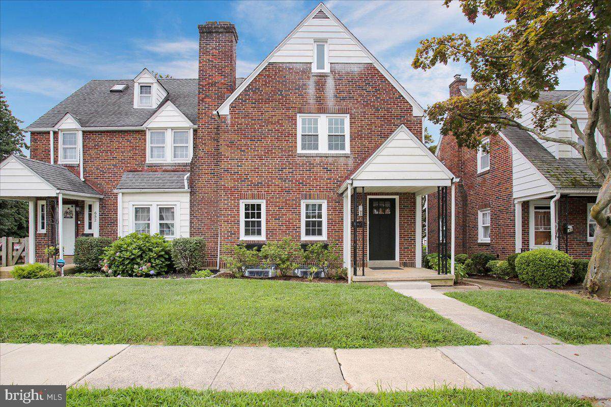 648 Haig Boulevard - Photo 1