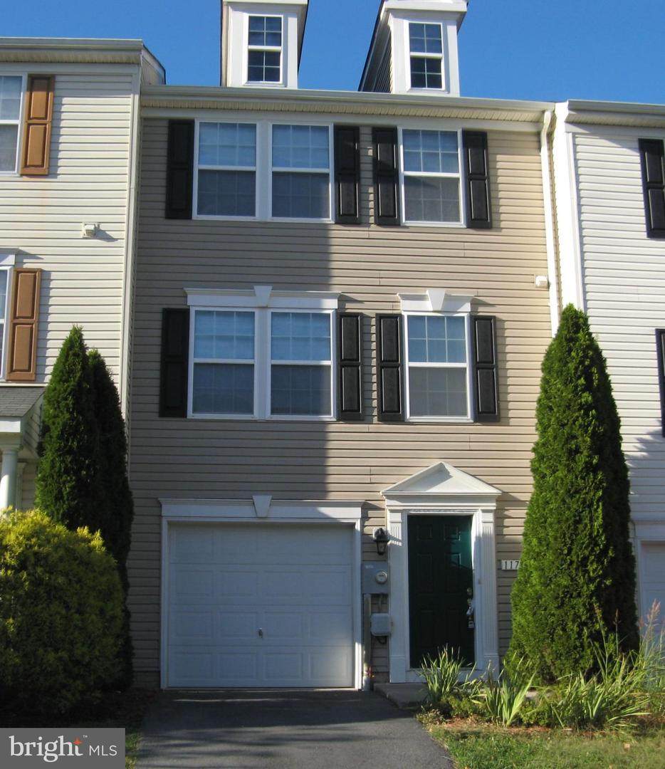 117 Monticello Square - Photo 1