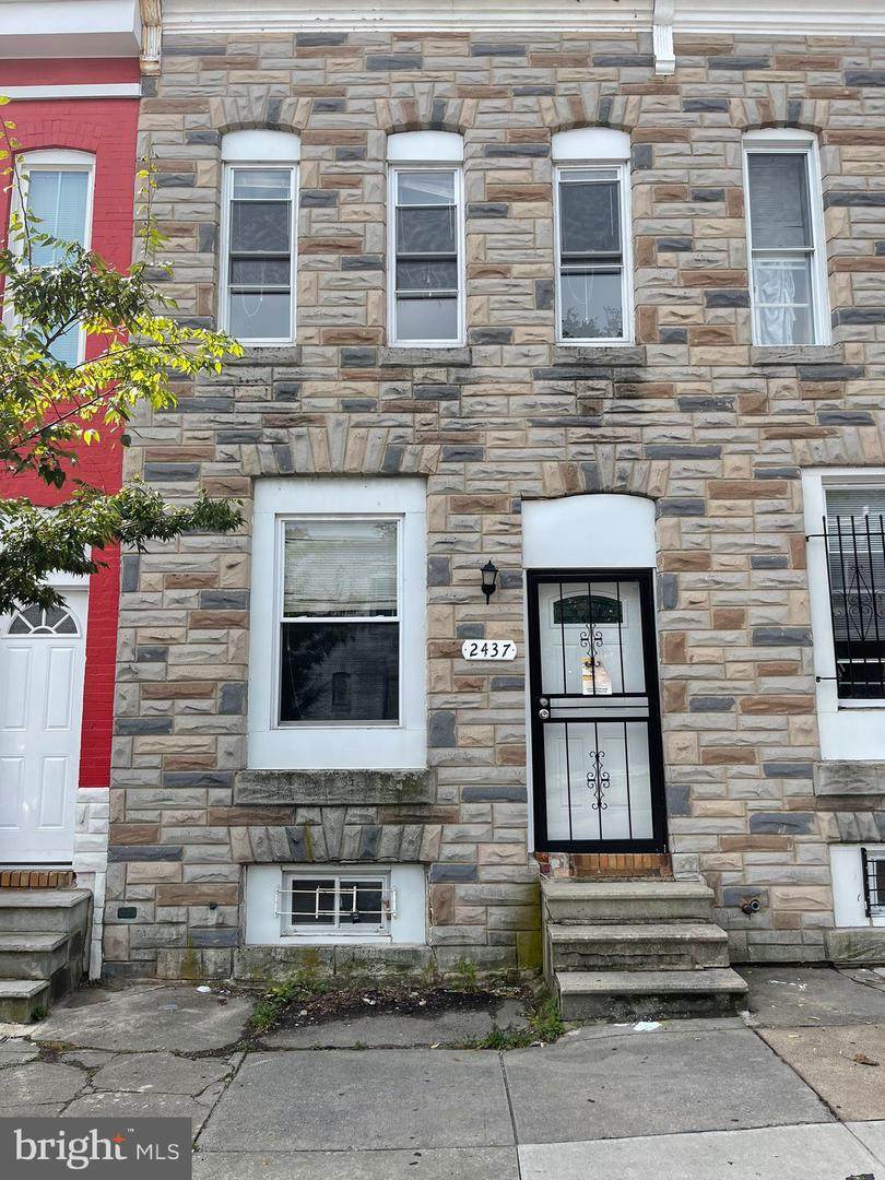 2437 Hoffman Street - Photo 1