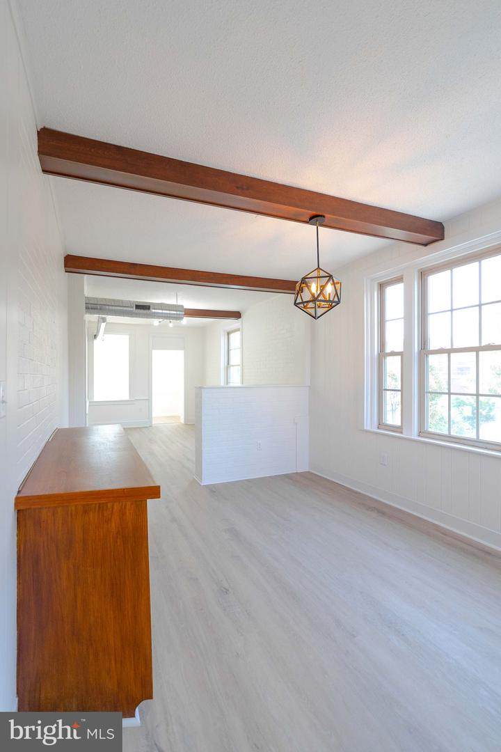 402 Duke Street - Photo 1