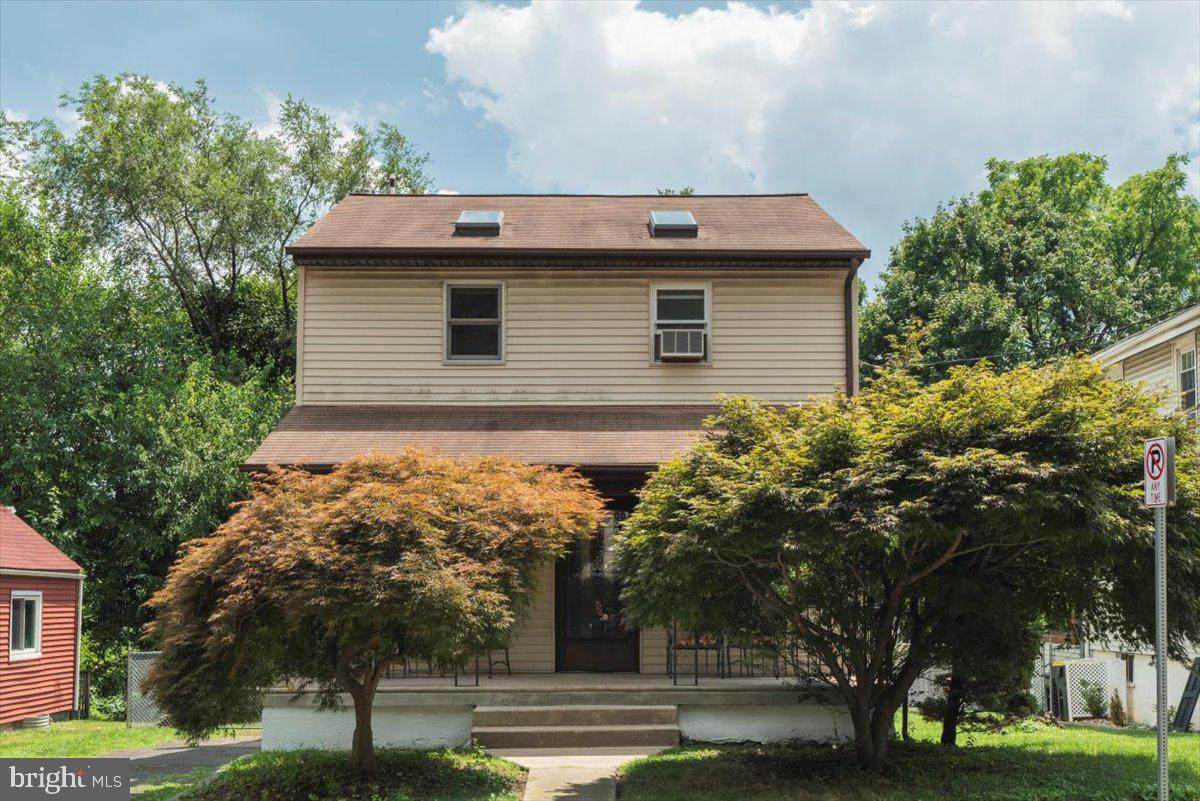 207 Summit Avenue - Photo 1