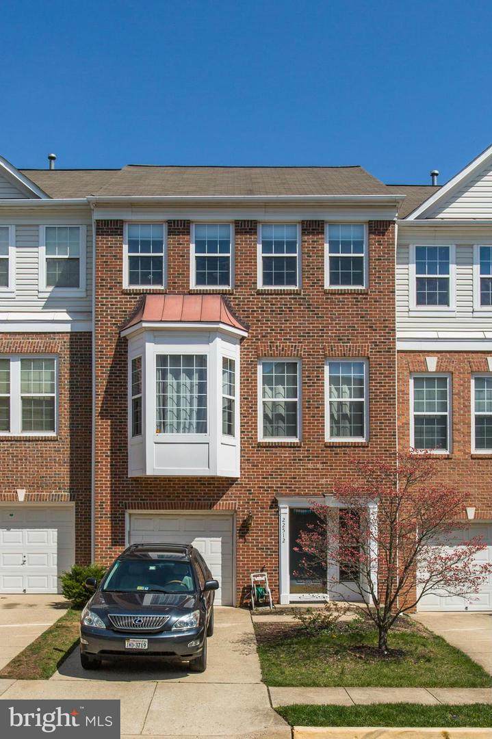 22512 Maison Carree Square - Photo 1