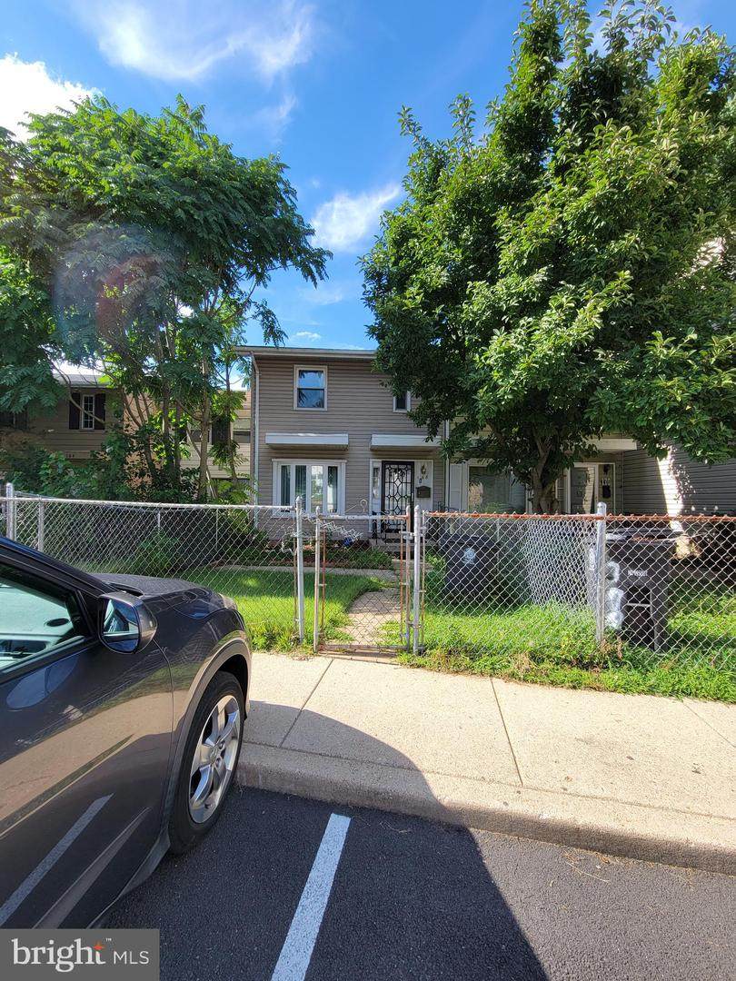 168 Daimler Drive - Photo 1