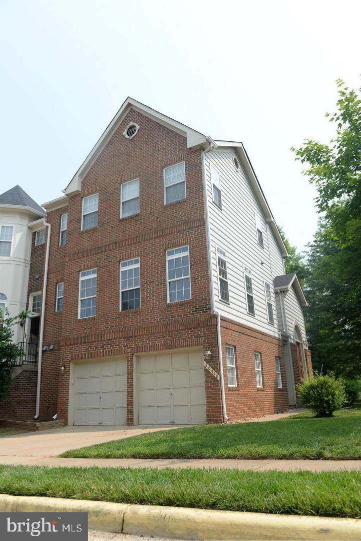 20718 Riptide Square - Photo 1