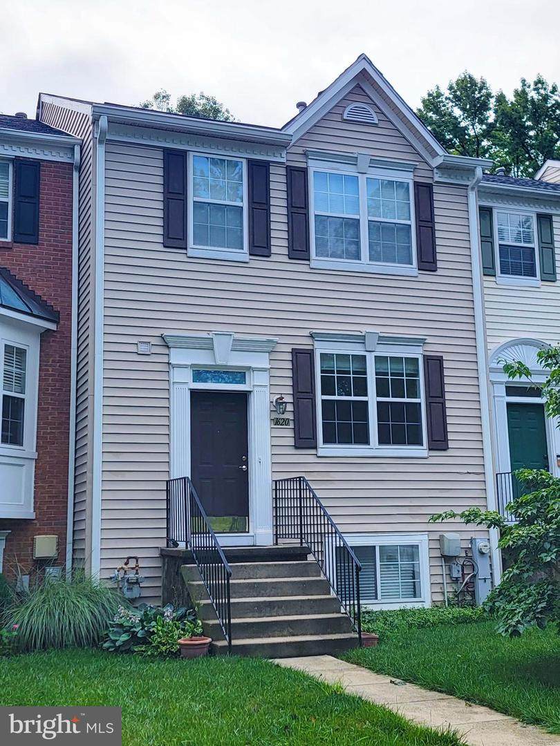 1620 Katheryne Village Square - Photo 1