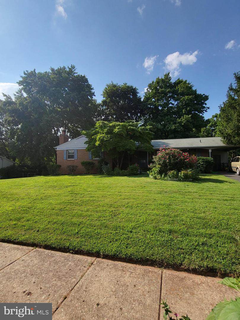 9024 Traveller Street - Photo 1