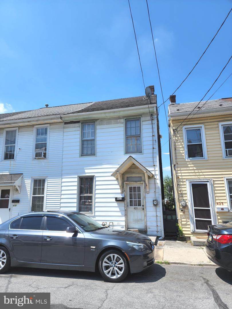 421 4TH Street - Photo 1