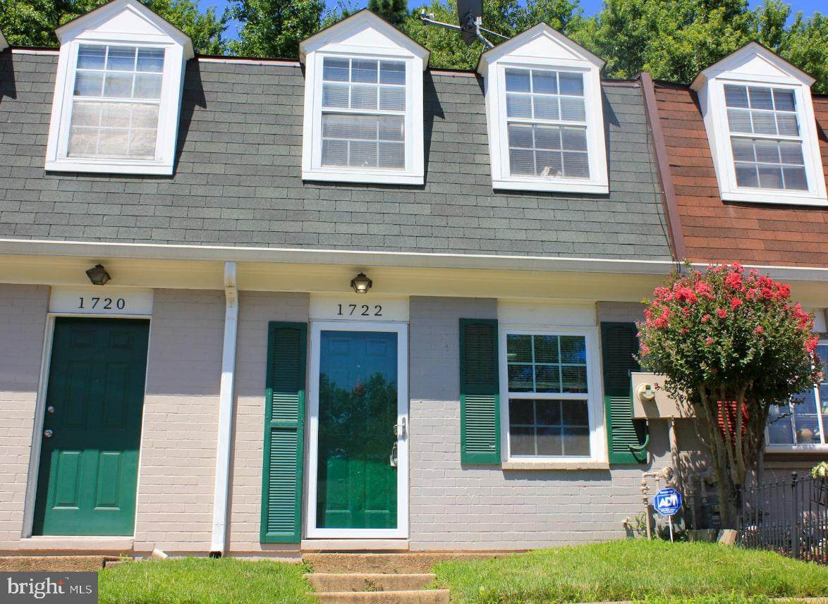 1722 Village Green Drive - Photo 1