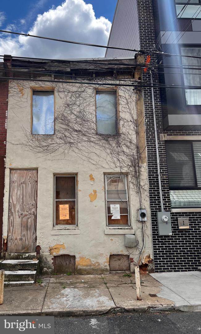 2442 Ingersoll Street - Photo 1