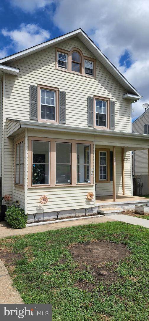 206 4TH Avenue - Photo 1